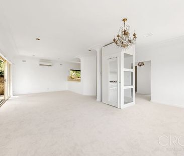 Renovated Home With Spectacular 180° Harbour & City Views - Photo 1