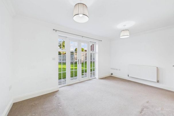 4 bedroom detached house to rent - Photo 1