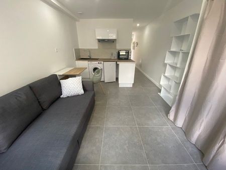 : Appartement 21.35 m² à Saint-Étienne - Photo 2