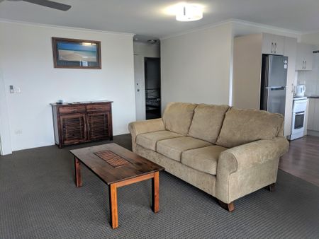 17/126 Musgrave Street, Coolangatta QLD 4225 - Photo 3