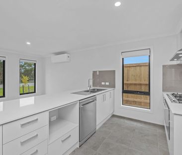 Brand New 4-Bedroom Home in The Rise Estate - 7 Star Energy Rating - Photo 5