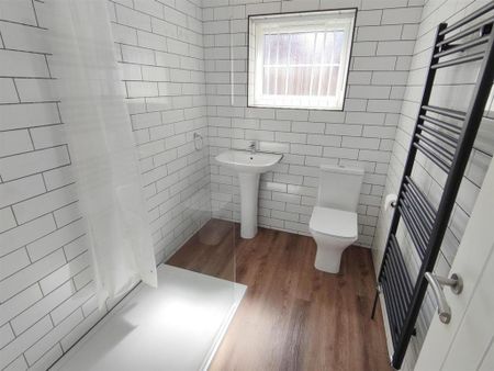 2 bedroom terraced house to rent - Photo 5