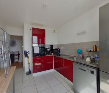 Location Appartement 4 pièces 91m² CHATELLERAULT 86100 - Photo 5