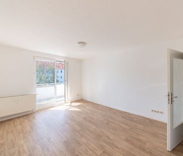 2 - (T) Raumwohnung mit großer Küche - Foto 5