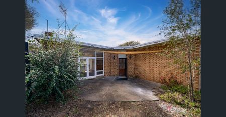 9 Merinda Place, Armidale, NSW 2350 - Photo 2