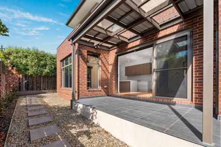 2/10 Talbot Street, Templestowe Lower - Photo 2