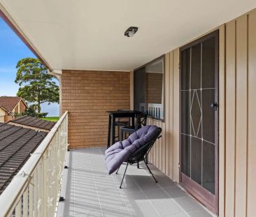 “Stylish & Spacious Townhouse in Prime Location” - Photo 1