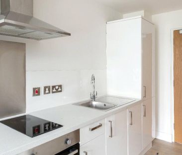 1 bedroom studio to rent - Photo 2