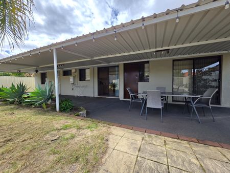 93 Shillington Way, Thornlie WA 6108 - House For Rent | Domain - Photo 3