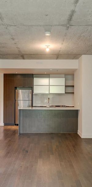 2 Bedroom - 5077 Rue Paré, Montréal - Photo 1