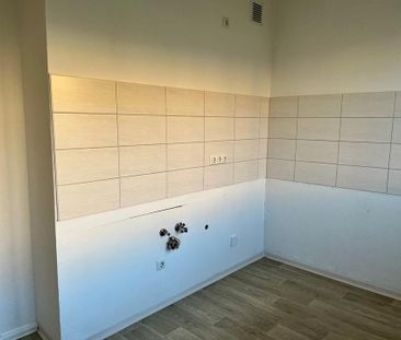 Helle 2-Zimmer-Wohnung mit Balkon im 2. Obergeschoss – frisch renov... - Photo 2