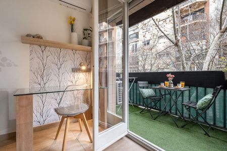 Alquiler de casa o chalet independiente en Calle d'Aragó - Photo 2