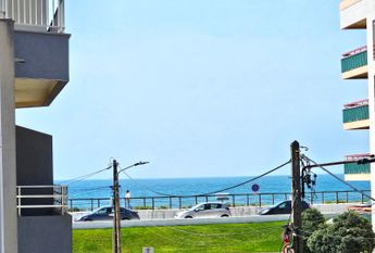 2 bedroom flat with balcony a stone's throw from Vageira Beach!