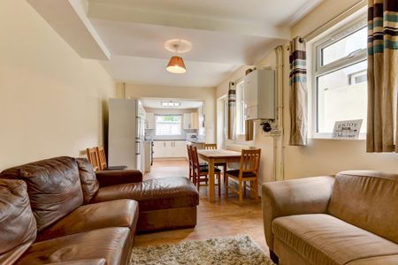 6 bedroom house to rent - Photo 2