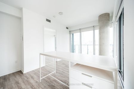 88 North Condos and Lofts 77 , #2810 - Photo 3