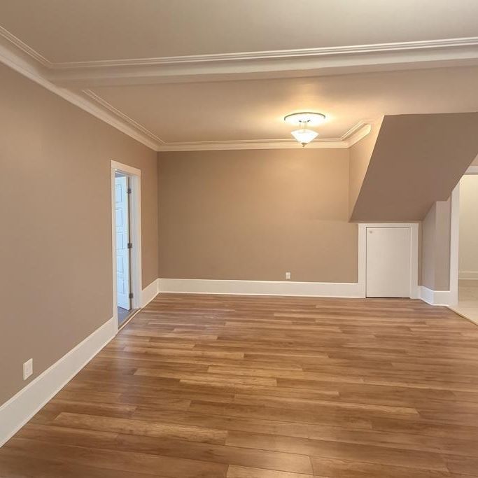 6 1/2 (4 Bdrm) for rent available immediately in Verdun - Photo 1