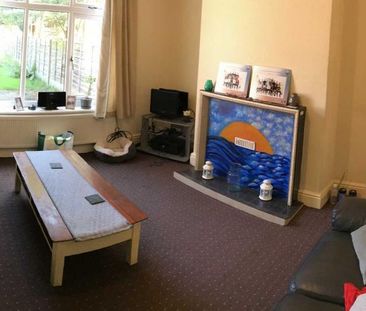 3 bedroom semi-detached house to rent - Photo 2