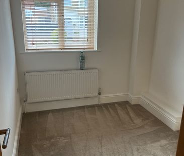 3 Bed Semi-Detached House, Strathmore Avenue, LU1 - Photo 3