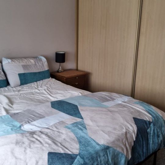 Room in shared 2-bedroom apartment in Donnybrook, Dublin - Photo 1