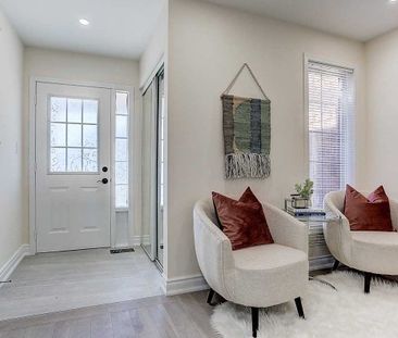 For Lease - 2221 Amberglen Court, Oakville, Ontario - Photo 3