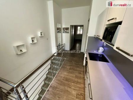 Pronájem bytu 2+1 s terasou, Jízdárenská, Karlovy Vary - Photo 2
