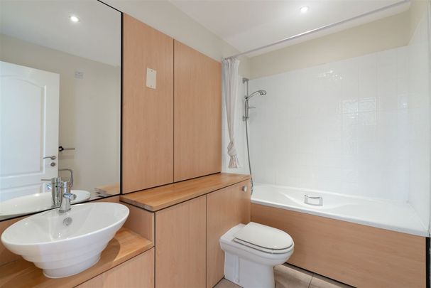 The Crescent, Park West, Dublin 12 - Photo 1