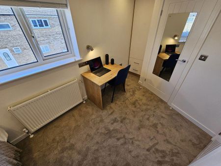 1 bedroom in a house share to rent - Photo 4