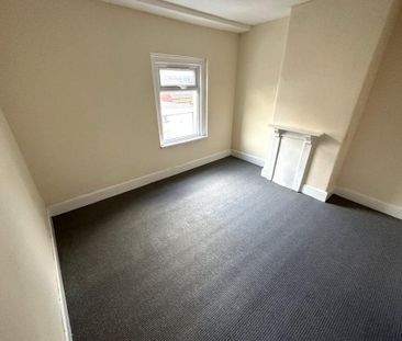 2 bedroom house to rent - Photo 2