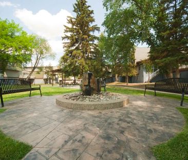 Hillcrest Place Townhomes | Parking Free | Cat-Friendly — 2 Bed Bi-... - Photo 1
