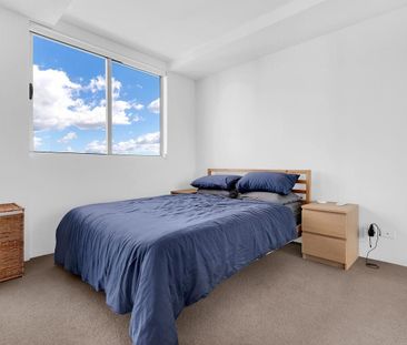 Exceptional inner-city living! - Photo 1