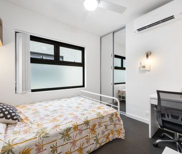 7-bedroom shared house / townhouse, Woodmere Avenue - Photo 3