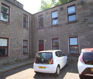 2 bedroom flat to rent - Photo 6