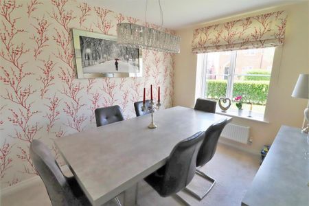 3 bedroom detached house to rent - Photo 4