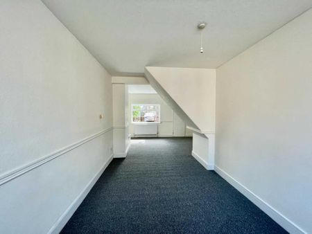 3 bedroom terraced house to rent - Photo 2