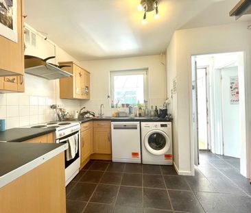3 Bed End Terrace, Barton Vale, BS2 - Photo 5