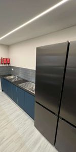 Modern, Bright Rooms with Private En-Suites Room 4 - Photo 4