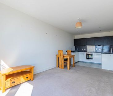 1 bed Flat for rent - Photo 2