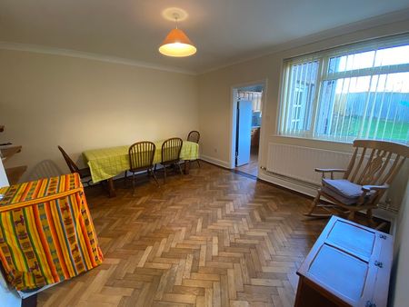 Hendy Close, Sketty, Swansea, SA2 - Photo 4