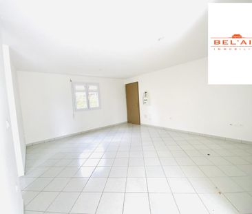 Location Appartement 3 pièces 57m² LE LAMENTIN 97232 - Photo 2