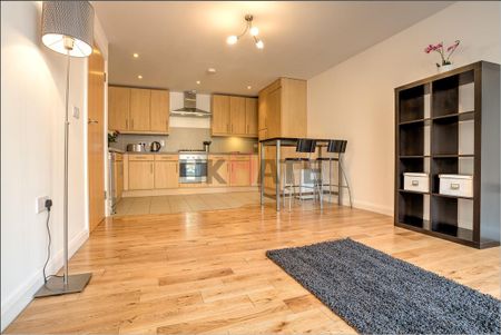 Ashton House (whole property) 1 - Photo 2