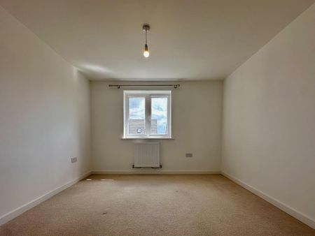 3 bedroom semi-detached house to rent - Photo 2