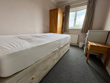 Abbott Close, Bournemouth, Dorset, BH9 - Photo 5