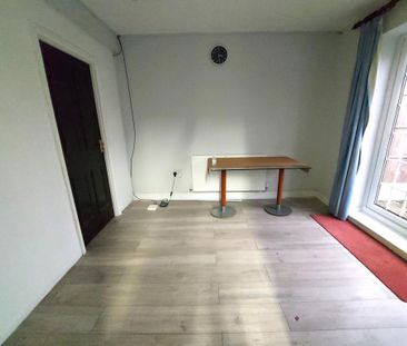 4 bedroom semi-detached house to rent - Photo 1