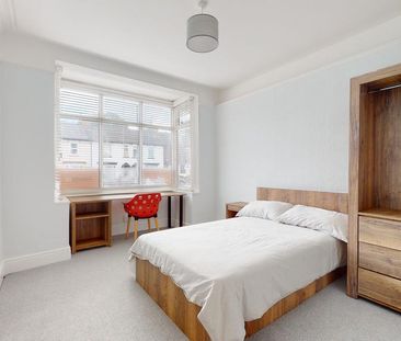 4 bedroom terraced house to rent - Photo 6