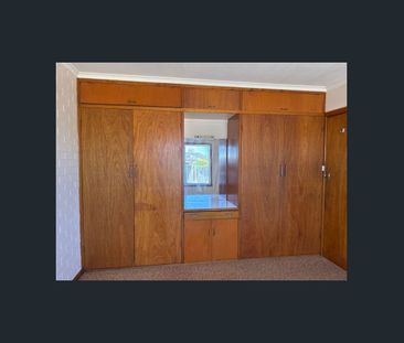 One-Bedroom Unit Near the Botanical Gardens - Photo 2