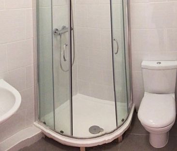 Studio Flat, Cranbrook Road, IG2 - Photo 5