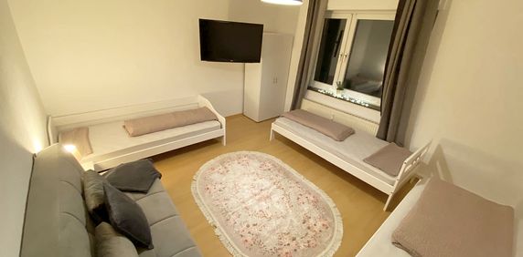 Modern möblierte Wohnung mit 2 Schlafzimmern in Bergheim - Photo 2