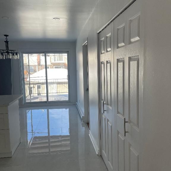 Grand 5 ½ entièrement rénové à Longueuil – Disponible maintenant! - Photo 1