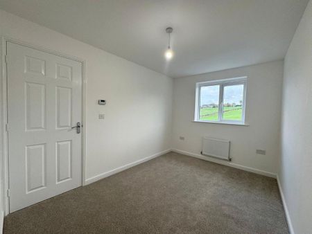 3 bedroom detached house to rent - Photo 4