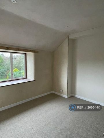 4 bedroom end of terrace house to rent - Photo 4